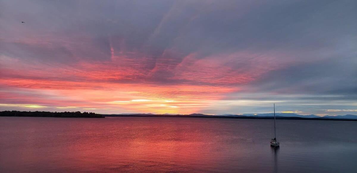 Loza House Adirondack Skydeck Unit Lake Front Plattsburgh Exteriér fotografie